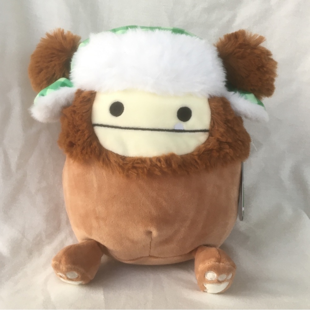 Benny the Bigfoot Green Hat Squishmallow 7.5” NWT